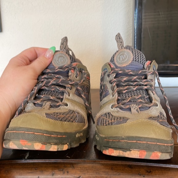 Merrell hiking shoes - Picture 2 of 4